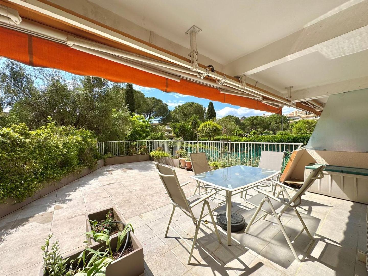 Sejour Spacieux En Toute Serenite ! Appartement
